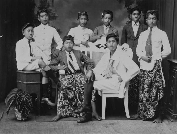 Potret siswa School tot Opleiding van Indische Artsen (STOVIA) di Batavia, sekitar 1920-an